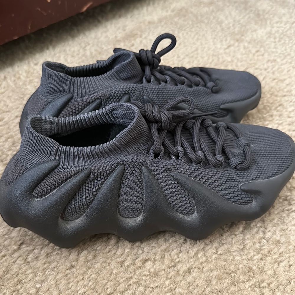 COPY - These shoes are very comfy and can be worn in various settings.